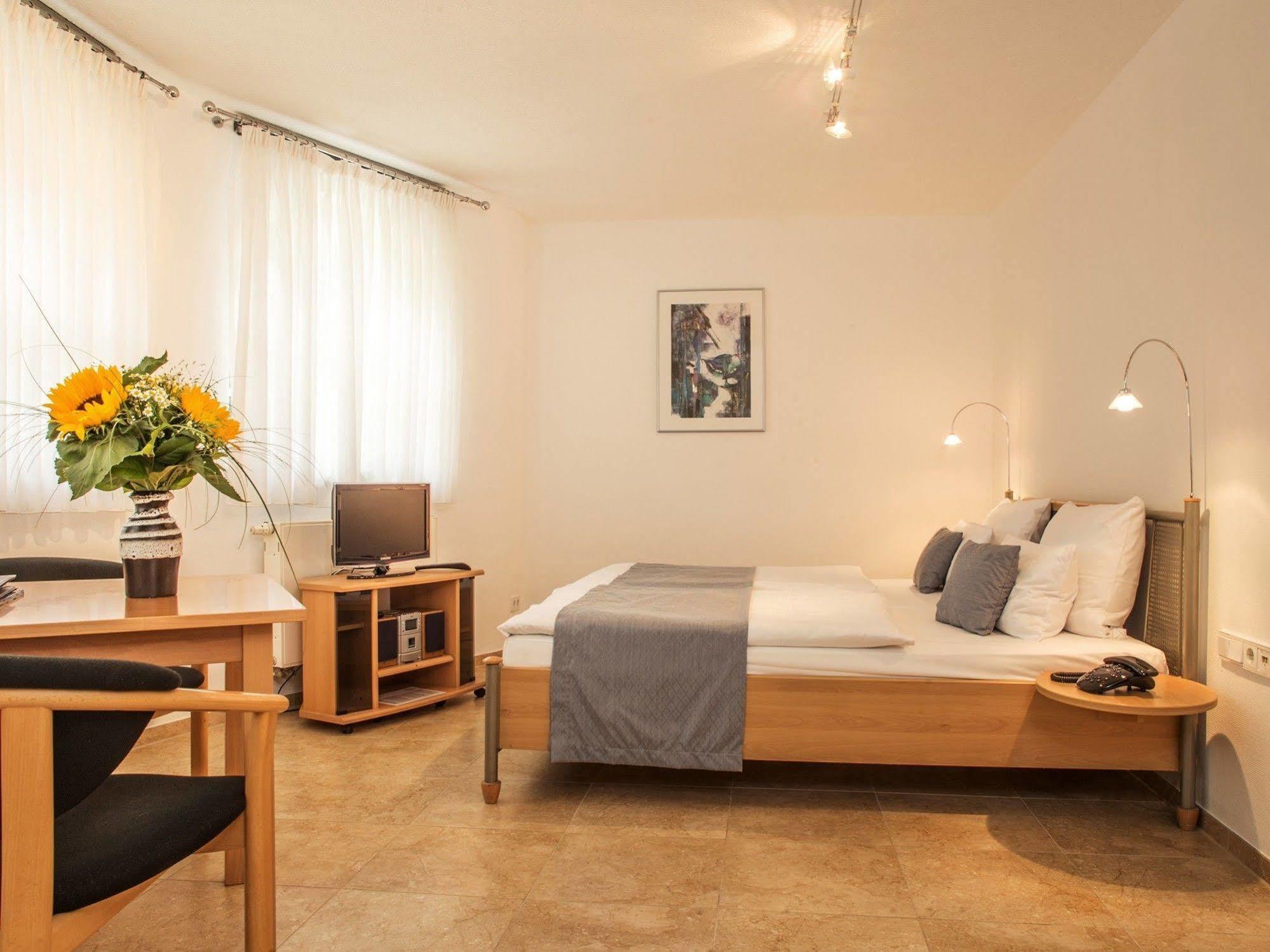 Aparthotel Villa Freisleben Dresden Bagian luar foto