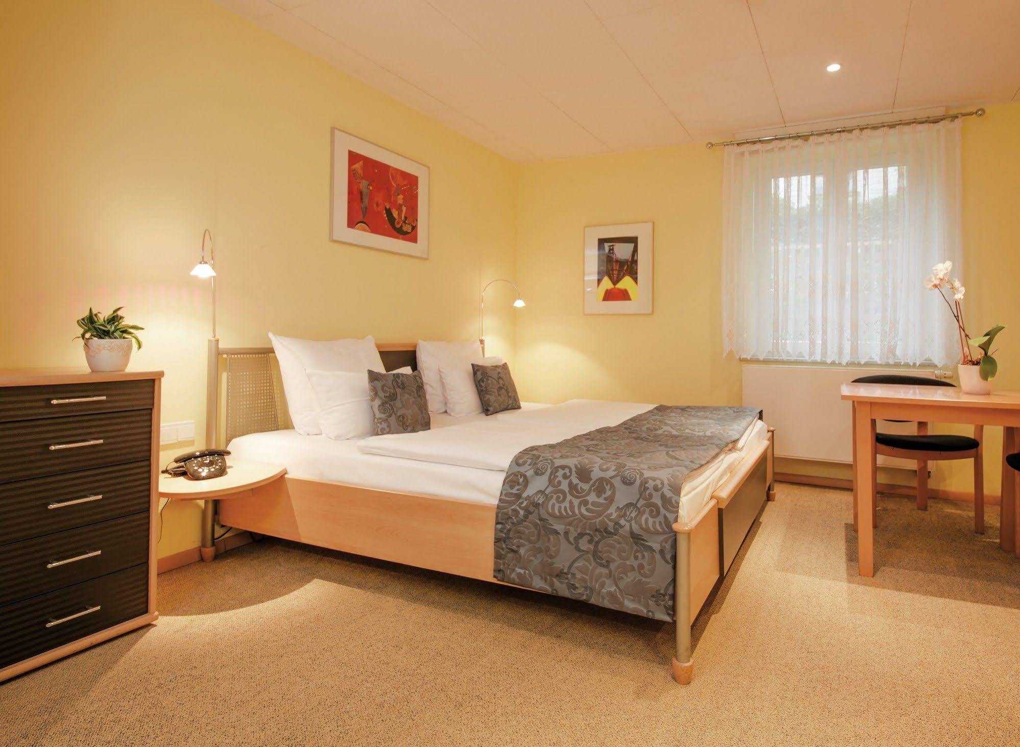 Aparthotel Villa Freisleben Dresden Bagian luar foto