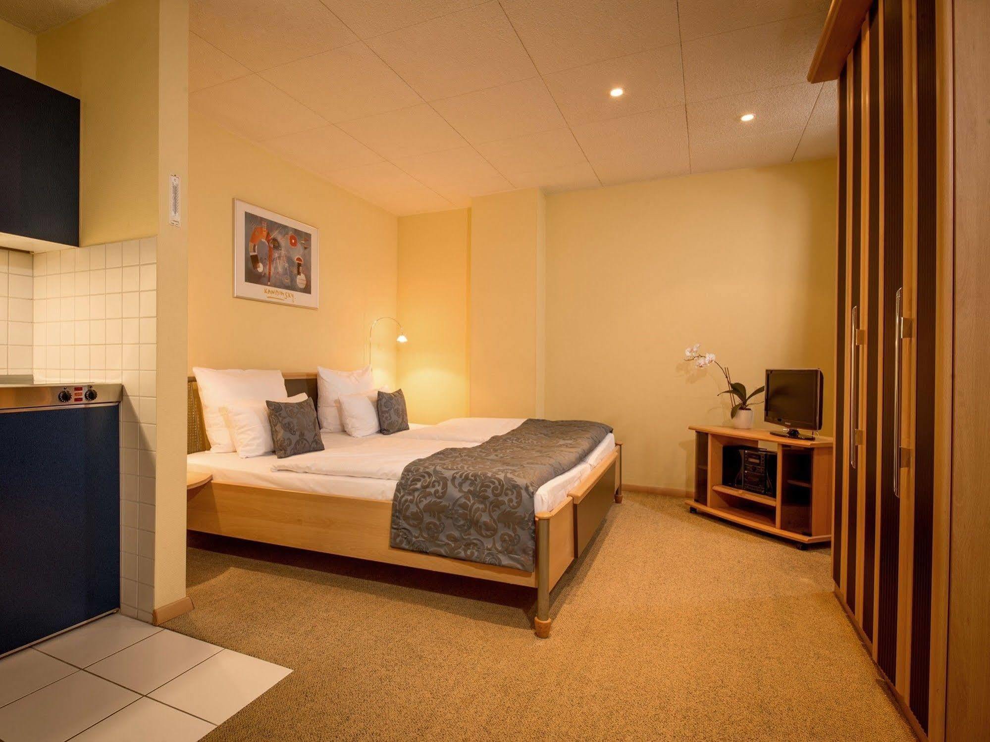 Aparthotel Villa Freisleben Dresden Bagian luar foto